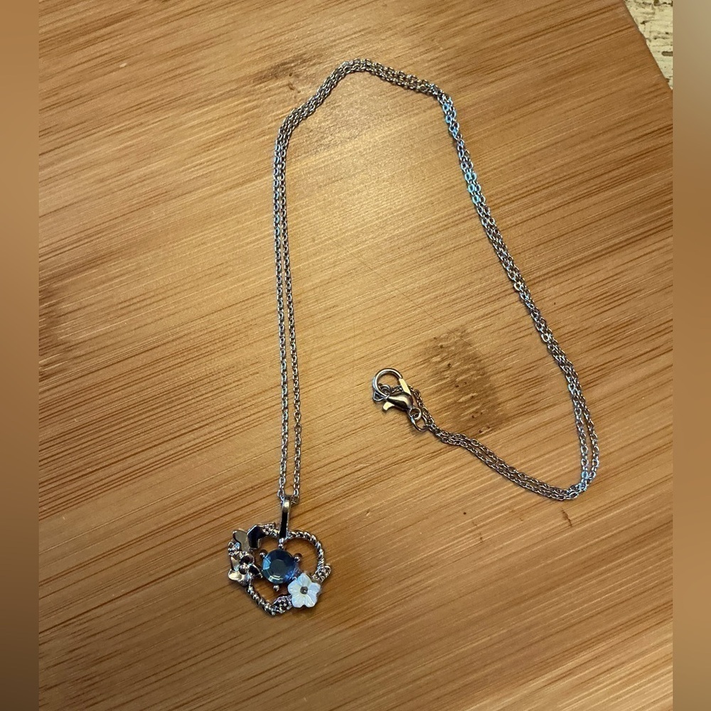 Elegant Blue and Silver Floral Pendant Necklace